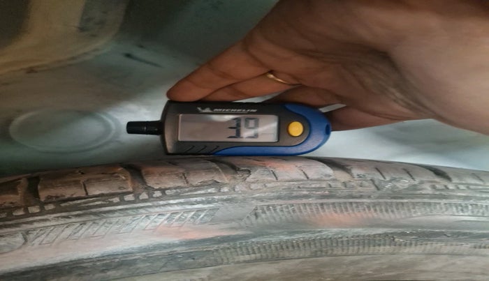 2015 Hyundai Grand i10 SPORTZ 1.2 KAPPA VTVT, Petrol, Manual, 40,279 km, tyre