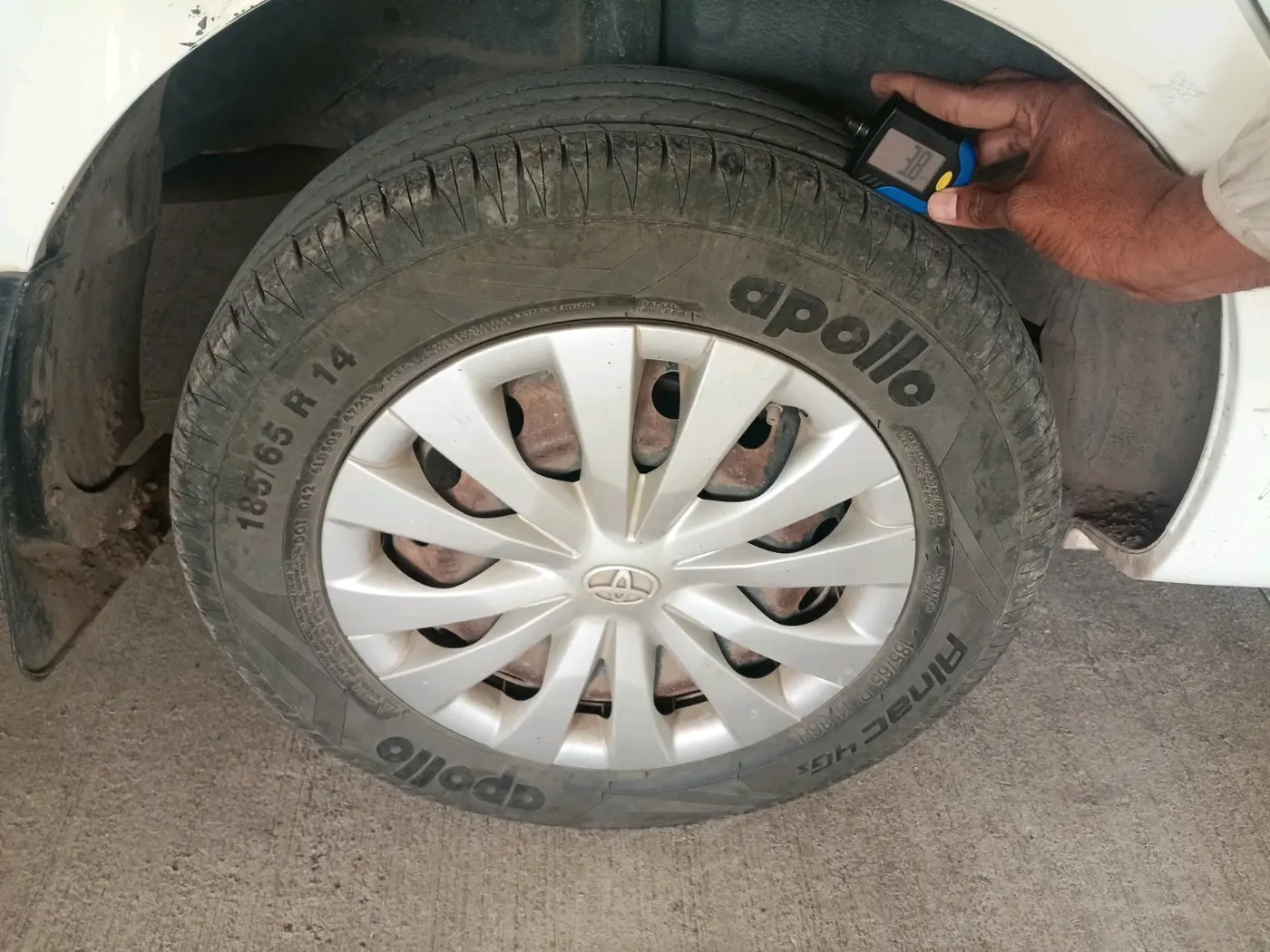 2013 Toyota Etios GD, Diesel, Manual, 2,60,987 km, tyre