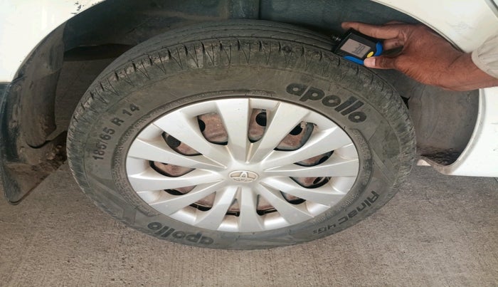 2013 Toyota Etios GD, Diesel, Manual, 2,60,987 km, tyre