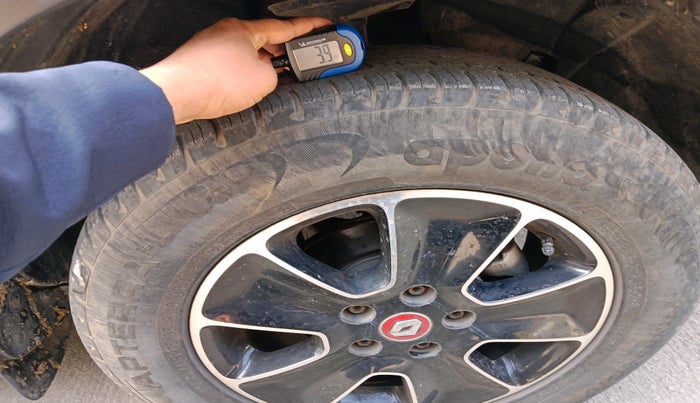 2017 Renault Duster RXS CVT, Petrol, Automatic, 44,389 km, tyre