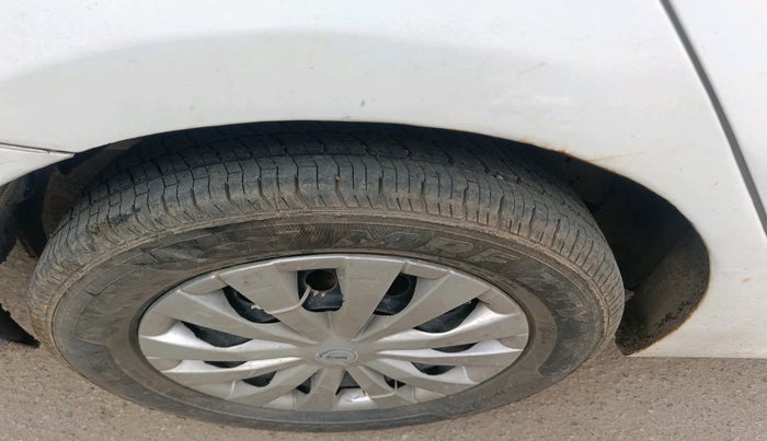 2013 Hyundai Verna FLUIDIC 1.4 CRDI, Diesel, Manual, 1,55,587 km, tyre