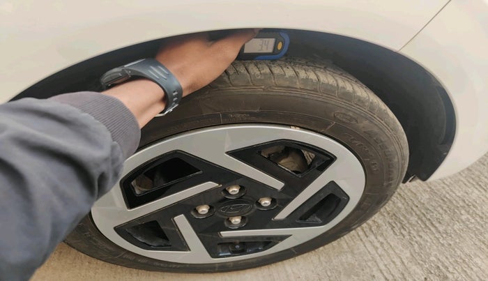 2024 Hyundai AURA S 1.2 CNG, Petrol, Manual, 9,394 km, tyre