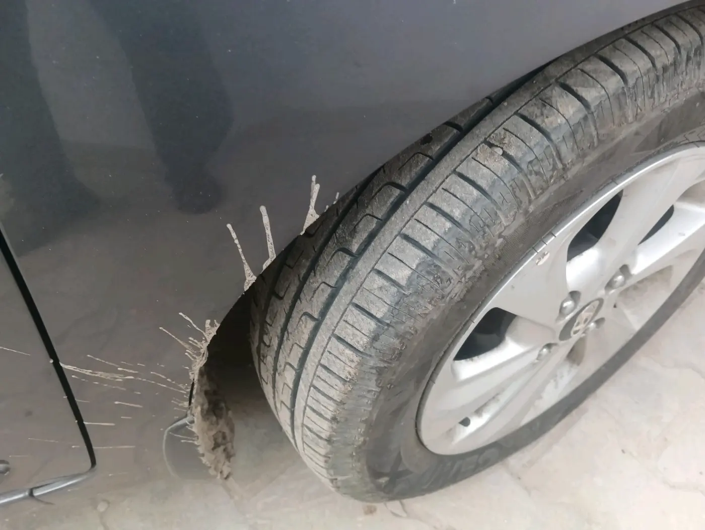 2017 Hyundai Xcent SX 1.2, Petrol, Manual, 94,237 km, tyre