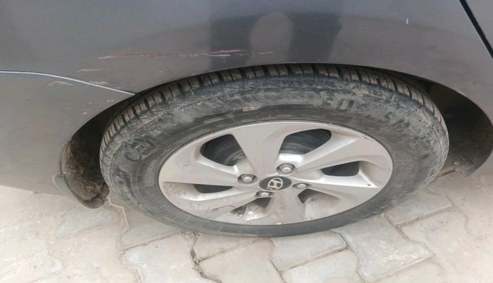 2017 Hyundai Xcent SX 1.2, Petrol, Manual, 94,237 km, tyre