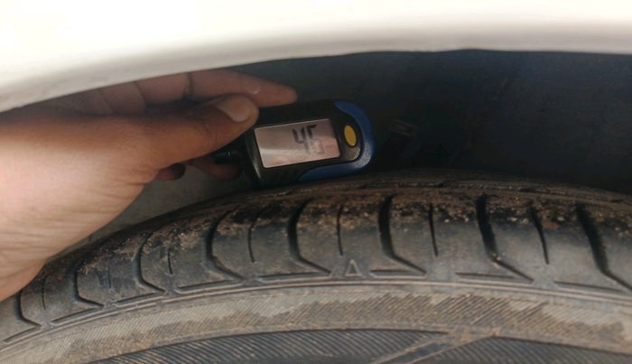 2014 Honda Brio VX AT, Petrol, Automatic, 34,149 km, tyre