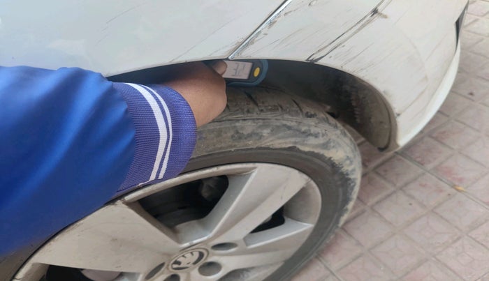 2017 Skoda Rapid AMBITION 1.6 MPI MT, Petrol, Manual, 74,025 km, tyre