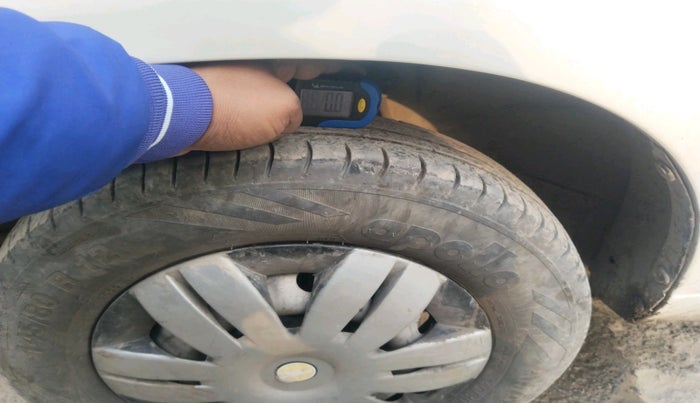 2011 Maruti Alto LXI CNG, Petrol, Manual, 86,322 km, tyre