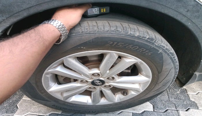 2015 Hyundai Creta SX PLUS 1.6 DIESEL, Diesel, Manual, 1,08,714 km, tyre