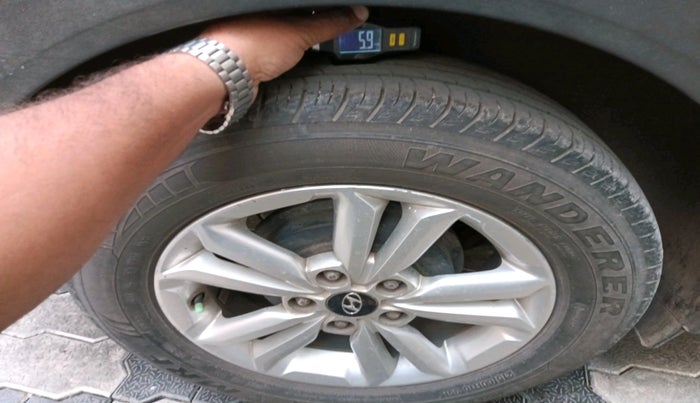 2015 Hyundai Creta SX PLUS 1.6 DIESEL, Diesel, Manual, 1,08,714 km, tyre