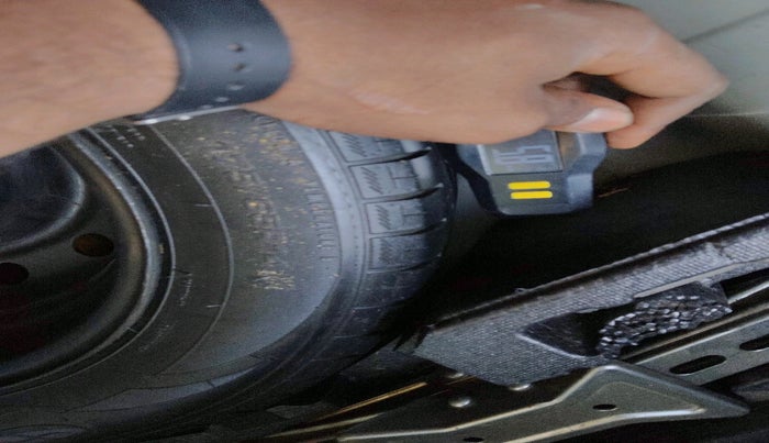 2013 Honda Amaze 1.2L I-VTEC S, Petrol, Manual, 83,306 km, tyre