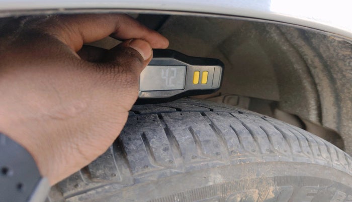 2013 Honda Amaze 1.2L I-VTEC S, Petrol, Manual, 83,306 km, tyre