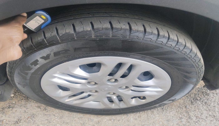 2022 KIA CARENS PRESTIGE 1.5 PETROL 7 STR, Petrol, Manual, 33,976 km, tyre