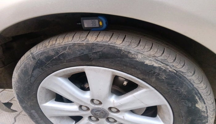 2011 Toyota Corolla Altis G PETROL, Petrol, Manual, 77,527 km, tyre