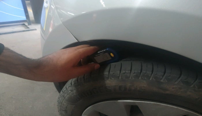 2015 Hyundai Xcent S 1.2, Petrol, Manual, 1,83,143 km, tyre