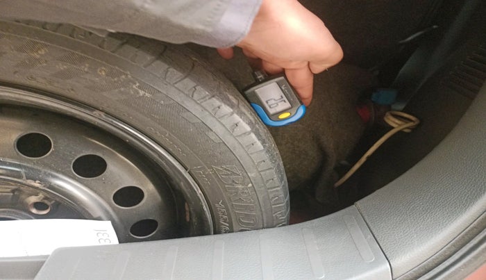 2010 Maruti Wagon R 1.0 VXI, Petrol, Manual, 1,64,962 km, tyre