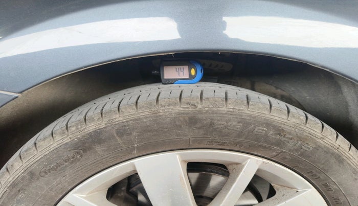 2015 Volkswagen Polo HIGHLINE1.2L, Petrol, Manual, 69,785 km, tyre