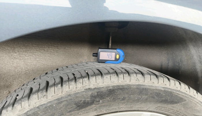 2015 Volkswagen Polo HIGHLINE1.2L, Petrol, Manual, 69,785 km, tyre