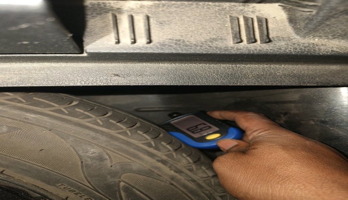 2015 Volkswagen Polo HIGHLINE1.2L, Petrol, Manual, 69,785 km, tyre