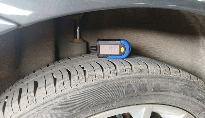 2015 Volkswagen Polo HIGHLINE1.2L, Petrol, Manual, 69,785 km, tyre