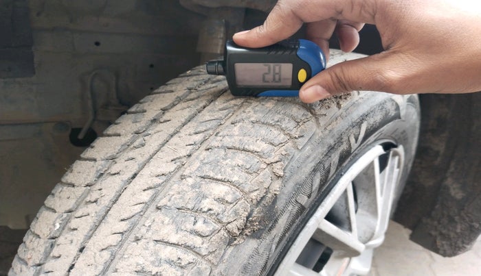 2014 Maruti Swift VXI, Petrol, Manual, 43,735 km, tyre