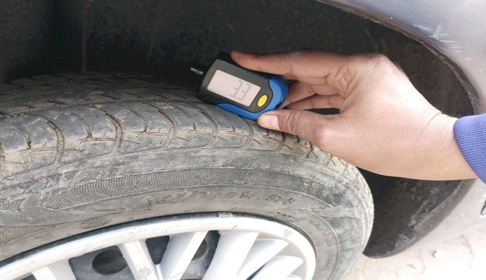 2014 Maruti Swift VXI, Petrol, Manual, 43,735 km, tyre