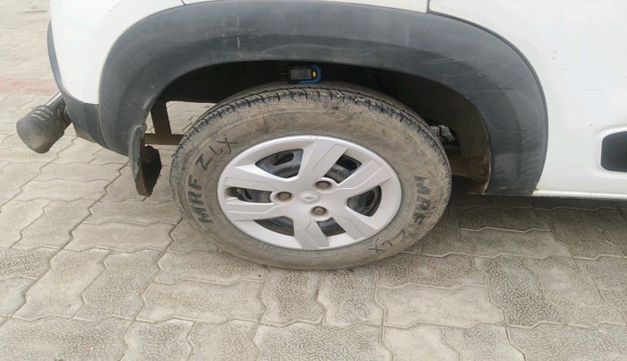 2016 Renault Kwid STD, Petrol, Manual, 33,854 km, tyre