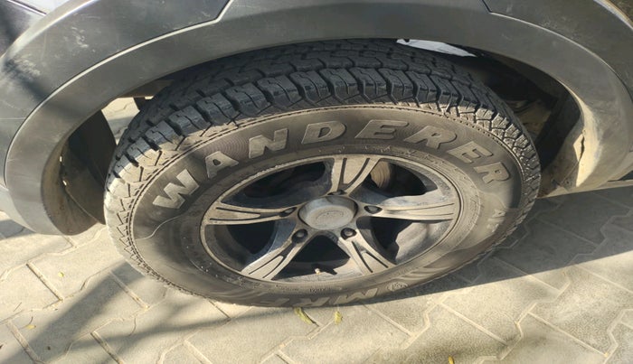 2011 Tata Aria PLEASURE 4X2, Diesel, Manual, 71,080 km, tyre