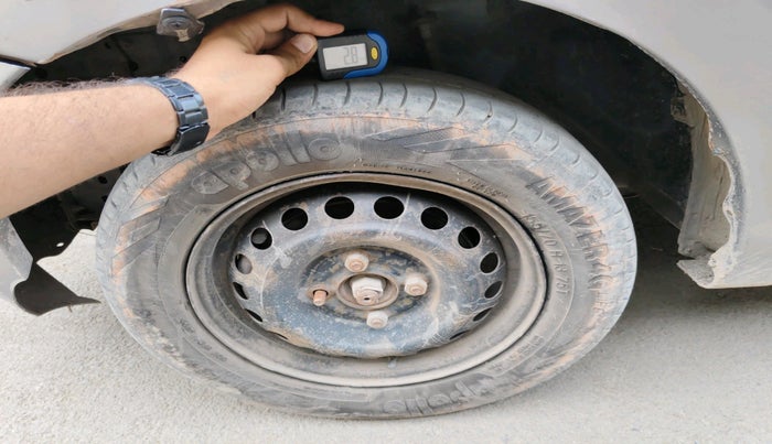 2017 Datsun Go T, Petrol, Manual, 98,373 km, tyre