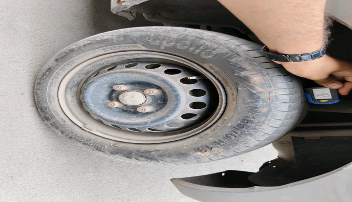 2017 Datsun Go T, Petrol, Manual, 98,373 km, tyre