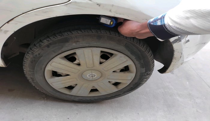 2010 Ford Figo EXI 1.2 PETROL, Petrol, Manual, 80,092 km, tyre