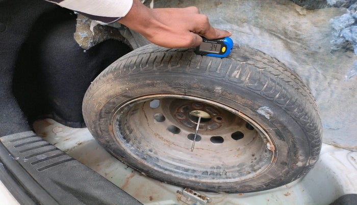 2010 Ford Figo EXI 1.2 PETROL, Petrol, Manual, 80,092 km, tyre