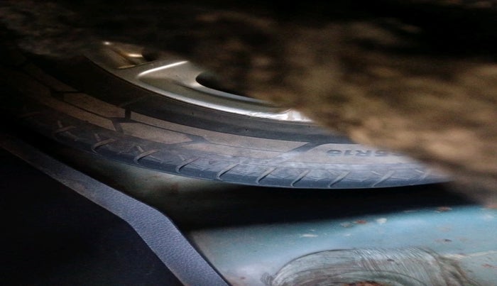 2011 Maruti Swift ZDI, Diesel, Manual, 1,22,746 km, tyre