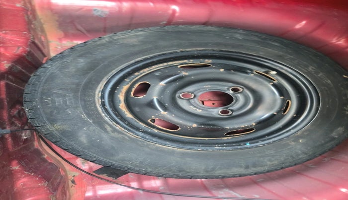 2018 Renault Kwid RXT 1.0, Petrol, Manual, 49,393 km, tyre