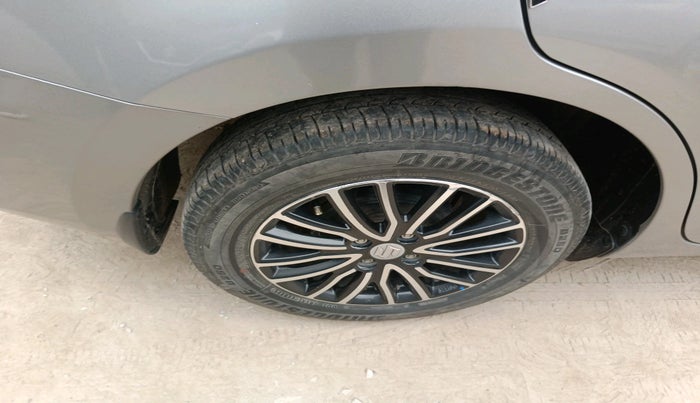 2021 Maruti Dzire VXI, Petrol, Manual, 28,103 km, tyre