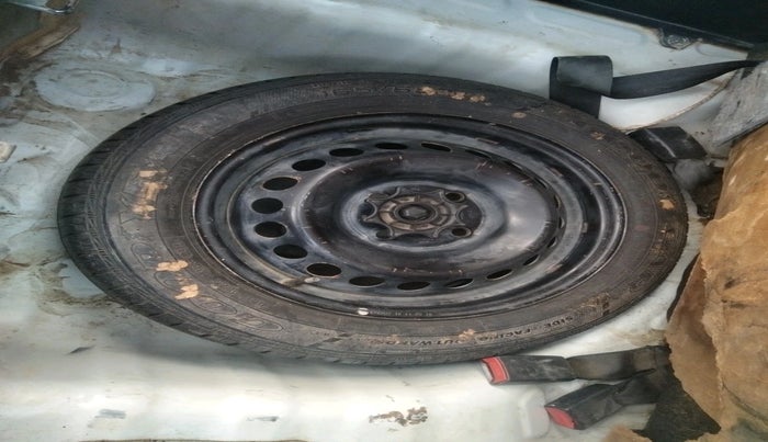 2014 Hyundai Grand i10 SPORTZ 1.1 CRDI, Diesel, Manual, 1,04,911 km, tyre