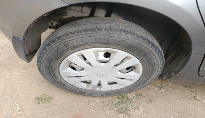 2016 Maruti Swift LDI, Diesel, Manual, 1,13,510 km, tyre