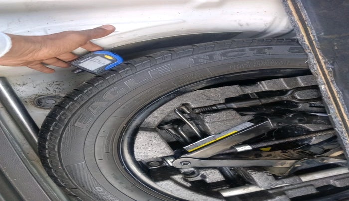 2018 Skoda Superb STYLE 2.0 TDI AT, Diesel, Automatic, 1,41,530 km, tyre