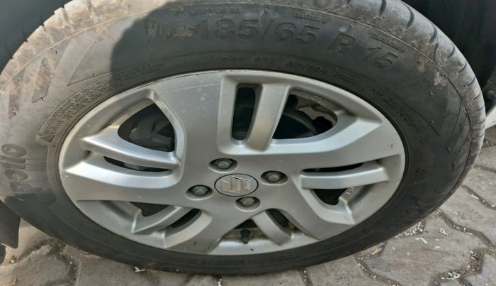 2014 Maruti Swift Dzire ZXI, Petrol, Manual, 56,906 km, tyre