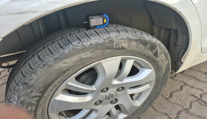 2014 Maruti Swift Dzire ZXI, Petrol, Manual, 56,906 km, tyre