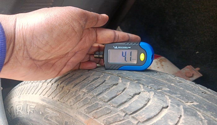 2012 Maruti Ritz LXI, Petrol, Manual, 86,174 km, tyre