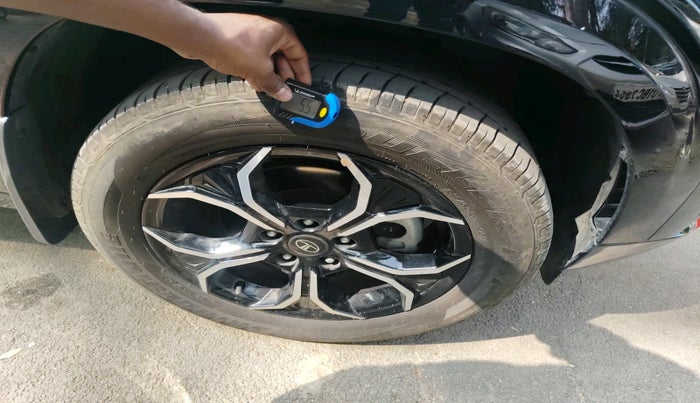 2025 Tata Curvv Creative 1.2 Petrol 6MT, Petrol, Manual, 12,919 km, tyre