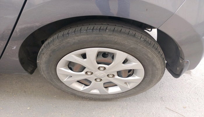 2015 Hyundai Grand i10 SPORTZ 1.2 KAPPA VTVT, Petrol, Manual, 71,011 km, tyre