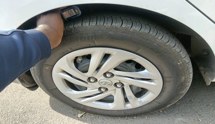 2020 Hyundai AURA S 1.2 CNG, Petrol, Manual, 1,94,817 km, tyre