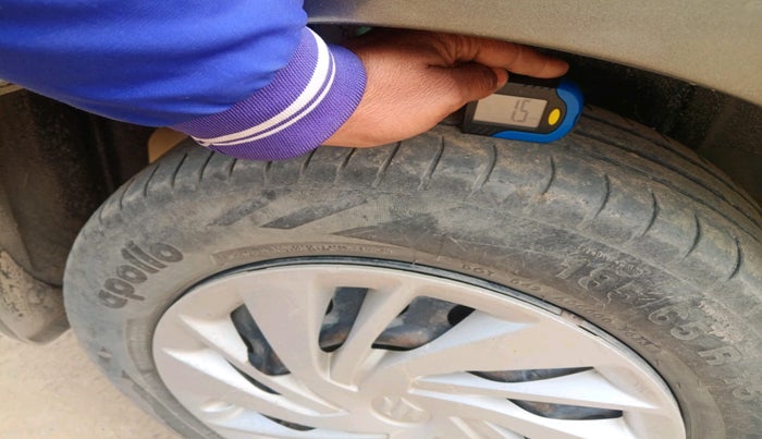 2021 Maruti Ertiga VXI CNG, Petrol, Manual, 1,25,639 km, tyre