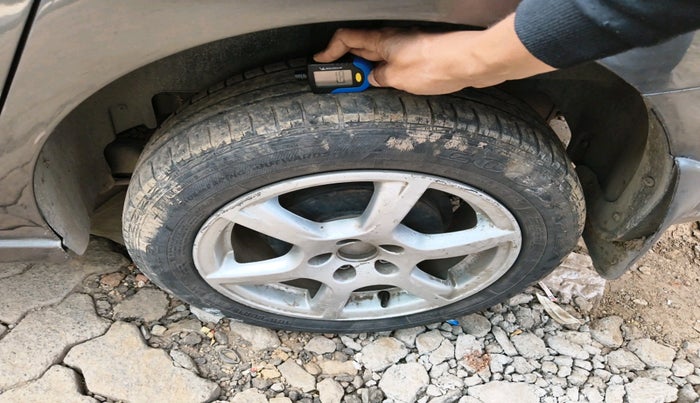 2013 Volkswagen Vento HIGHLINE PETROL AT, Petrol, Automatic, 46,021 km, tyre