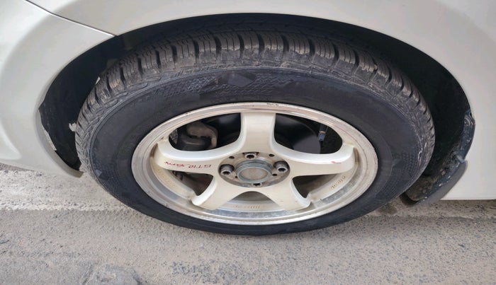 2011 Hyundai Verna FLUIDIC 1.6 VTVT EX, Petrol, Manual, 87,474 km, tyre