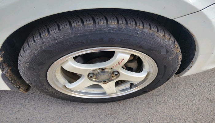 2011 Hyundai Verna FLUIDIC 1.6 VTVT EX, Petrol, Manual, 87,474 km, tyre