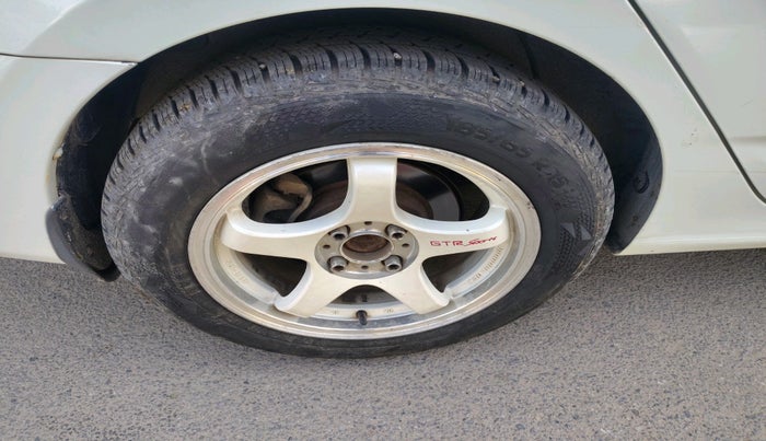 2011 Hyundai Verna FLUIDIC 1.6 VTVT EX, Petrol, Manual, 87,474 km, tyre