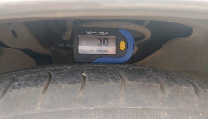 2010 Ford Figo EXI 1.4 DIESEL, Diesel, Manual, 1,65,731 km, tyre