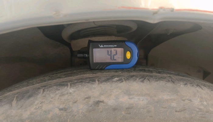 2010 Ford Figo EXI 1.4 DIESEL, Diesel, Manual, 1,65,731 km, tyre